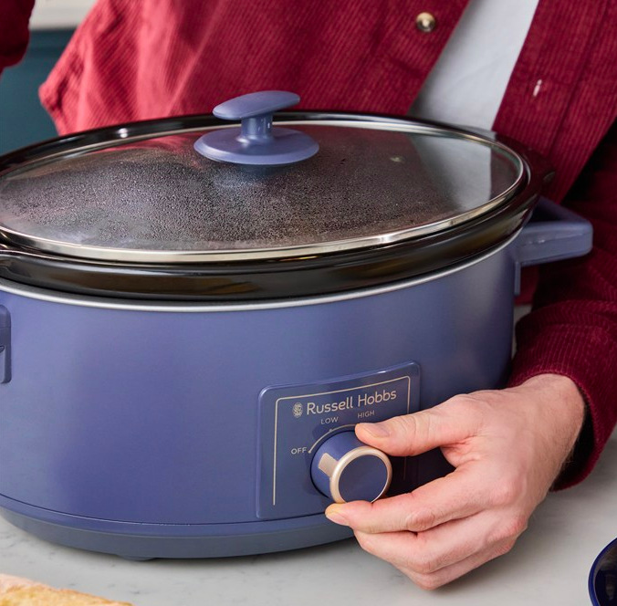 Pomalý hrniec RUSSELL HOBBS Soft Navy 28780-56 modrý Detail pochrómovaného ovládacieho kolieska s tromi režimami varenia Low, High a Warm