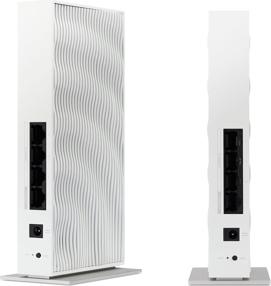 Router Acer Connect Wave 7 - Wifi 7 Mesh Router/DualPack Biely router Acer Connect Wave 7 zo zadného a bočného pohľadu. Na zadnej strane sú vidieť sieťové porty, napájací konektor, tlačidlá Reset a WPS, vpredu je vlnkovaný panel a plochý podstavec.