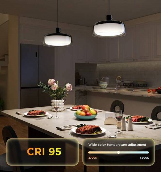 LED stropné svietidlo Govee Pendant Light RGBICWW, Matter čierne Dve čierne závesné svietidlá Govee nad jedálenským stolom v modernej kuchyni, ukážka nastavenia teploty svetla 2700–6500 K a zvýraznený údaj CRI 95 na spodnej časti obrázku