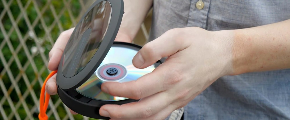 Discman MUSE M-920 DMO je vybavený moderným OLED displejom