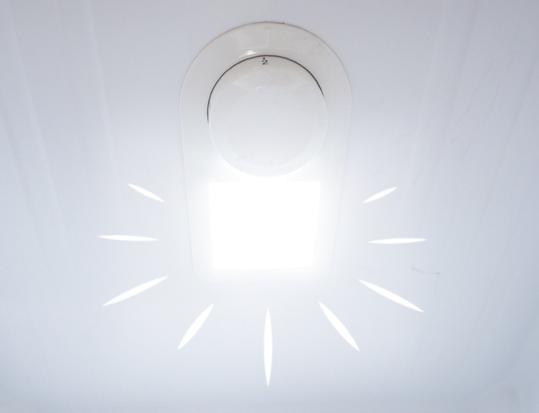 Chladnička s mrazničkou Beko B1RCSO264W biela Detail obrázku LED žiarovky.