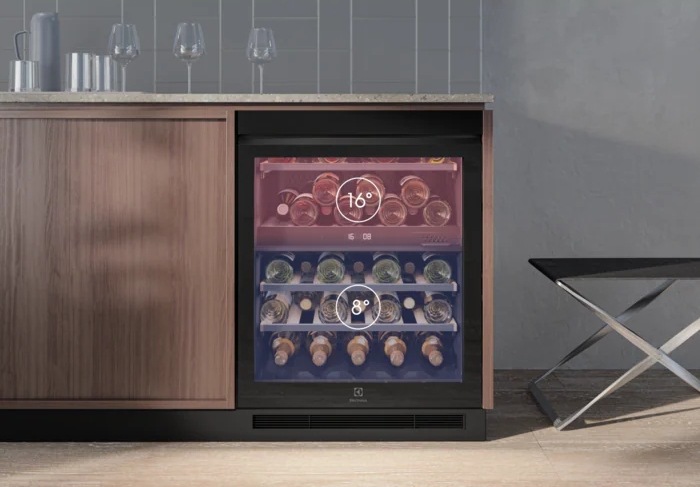 Vínotéka Electrolux EWUD040B8B čierna Electrolux EWUD040B8B, černá