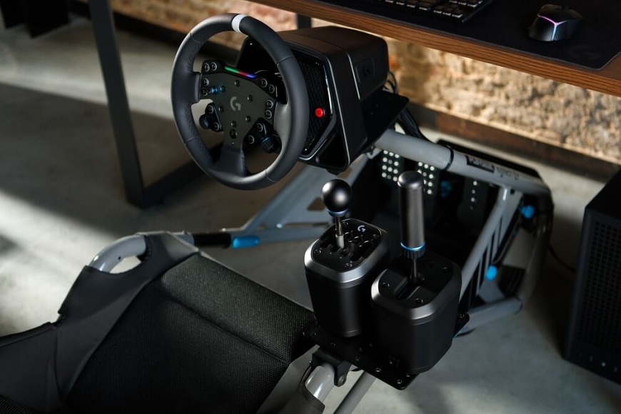 Radiaca páka Logitech G RS H Shifter čierna Radiaca páka Logitech G RS H Shifter ľahko doplní závodný kokpit a rozšíri možnosti simulátorov o realistické manuálne radenie