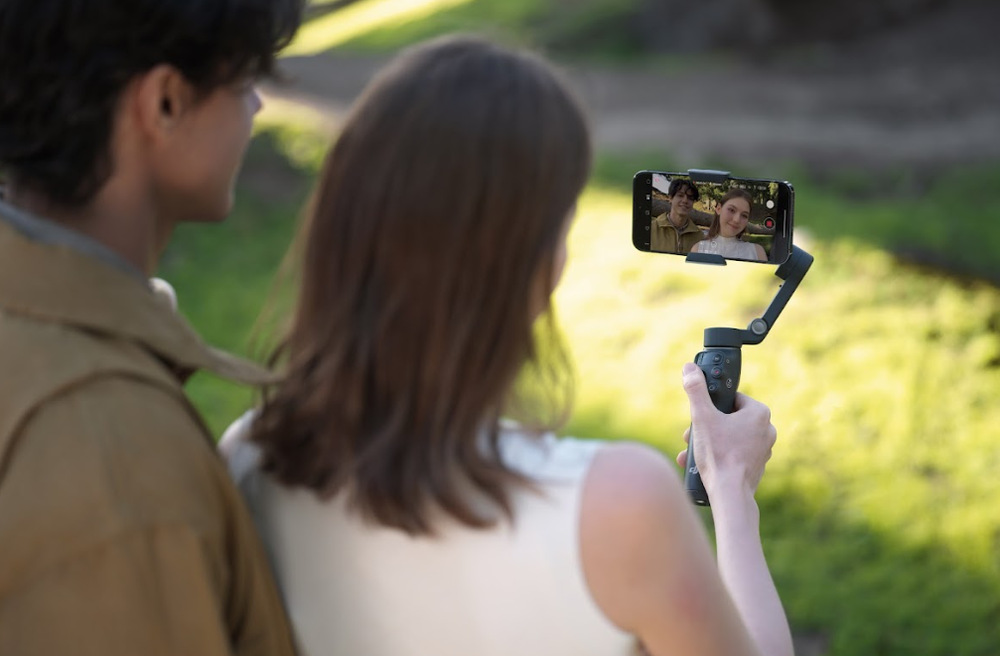 Stabilizátor DJI Osmo Mobile 8 Osmo Mobile 8 Advanced Tracking Combo čierny