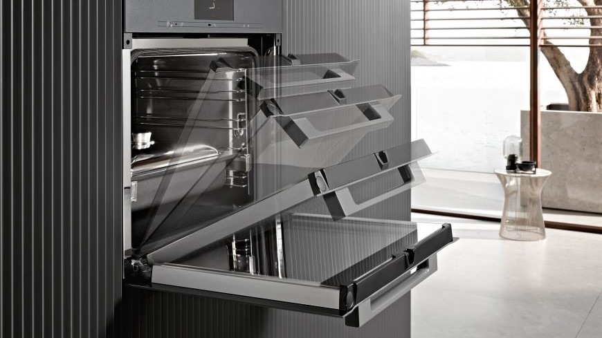 Kompaktná rúra Miele H 7145 BM čierna
