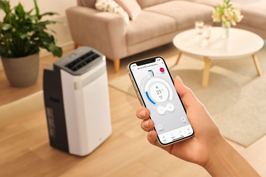 Mobilná klimatizácia Sencor SAC MT1270C EXTRASILENT so šikovným ovládaním cez mobilnú aplikáciu umožňuje pohodlné nastavenie teploty a režimov chladenia odkiaľkoľvek v domácnosti.