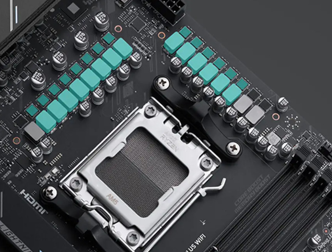 Základná doska MSI X870E GAMING PLUS WIFI čierna MSI X870E GAMING PLUS sa opiera o 14+2+1 fázové napájanie