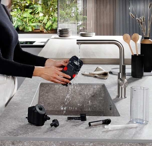 Automatický kávovar De'Longhi Magnifica Evo Next ECAM 310.80.SB čierny/strieborný