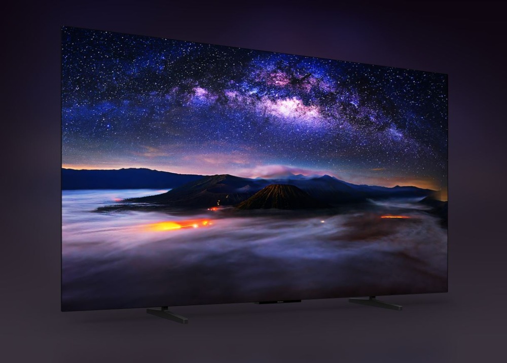 Televízor Sony Bravia 6 77" Televízor Sony BRAVIA 6 pri sledovaní nočnej krajiny s hviezdnou oblohou