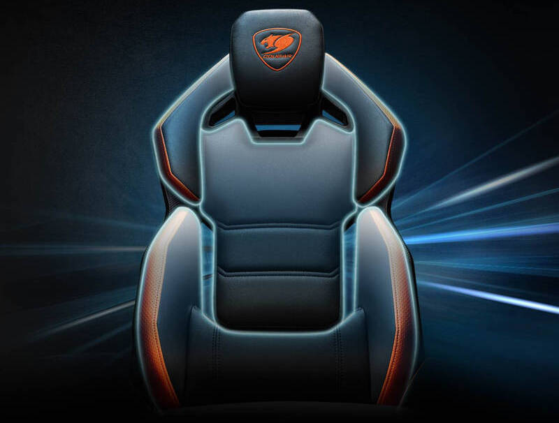 Herná stolička Cougar Hotrod čierna/oranžová Detail ergonomicky tvarovanej opierky chrbta stoličky Cougar Hotrod s výrazným športovým dizajnom