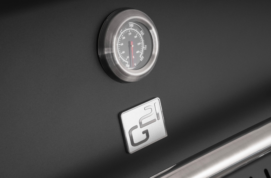 Vstavaný teplomer vo veku grilu G21 Alabama Black BBQ Premium Line