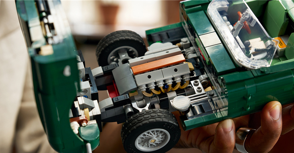 Model z 1 673 dielikov LEGO ponúka pôsobivé rozmery, výrazný vzhľad a 3D návod v aplikácii LEGO Builder.