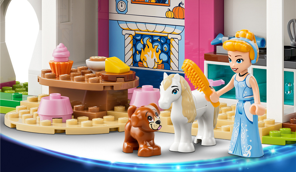 Stavebnica LEGO® │ Disney 43283 Popoluškin zámok a zvieratká Začiatočnícke kocky a digitálny sprievodca pomôžu deťom zostaviť zámok zo 149 dielikov a vystaviť ho.