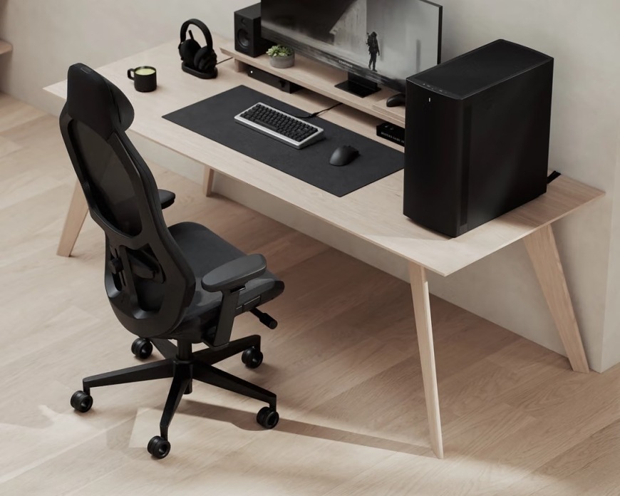 Herná stolička FRACTAL DESIGN Refine 2 Hybrid Dark čierna Herná stolička FRACTAL DESIGN Refine 2 Hybrid Dark pri počítačovom stole pri pohľade zozadu