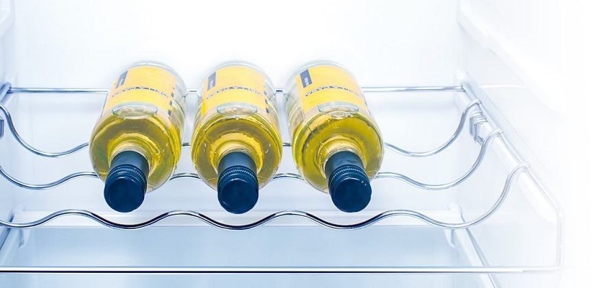Chladnička Hisense RL415N4AWC, biela, Kovová polica na fľaše