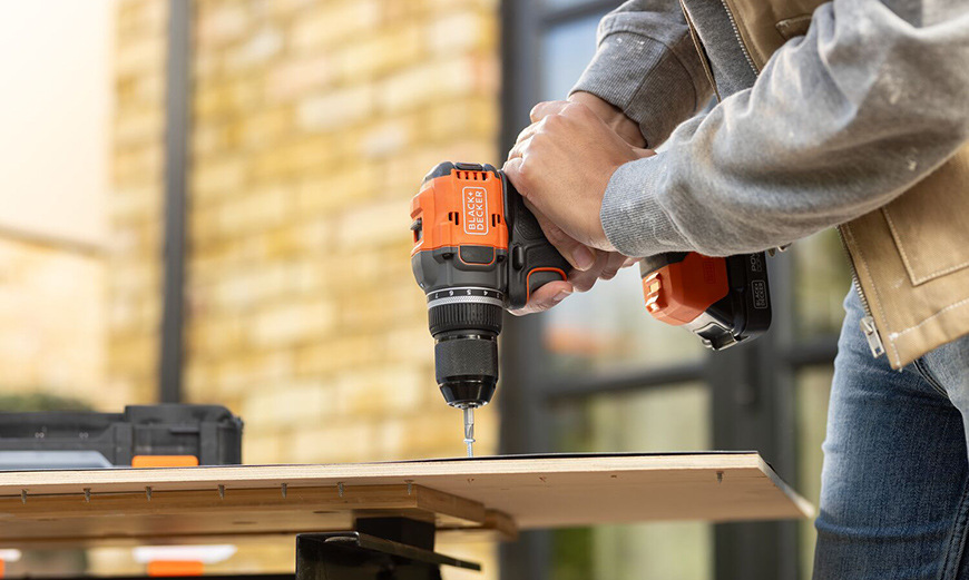 Vŕtací skrutkovač Black-Decker BLD782E1K-QW (s batériou)