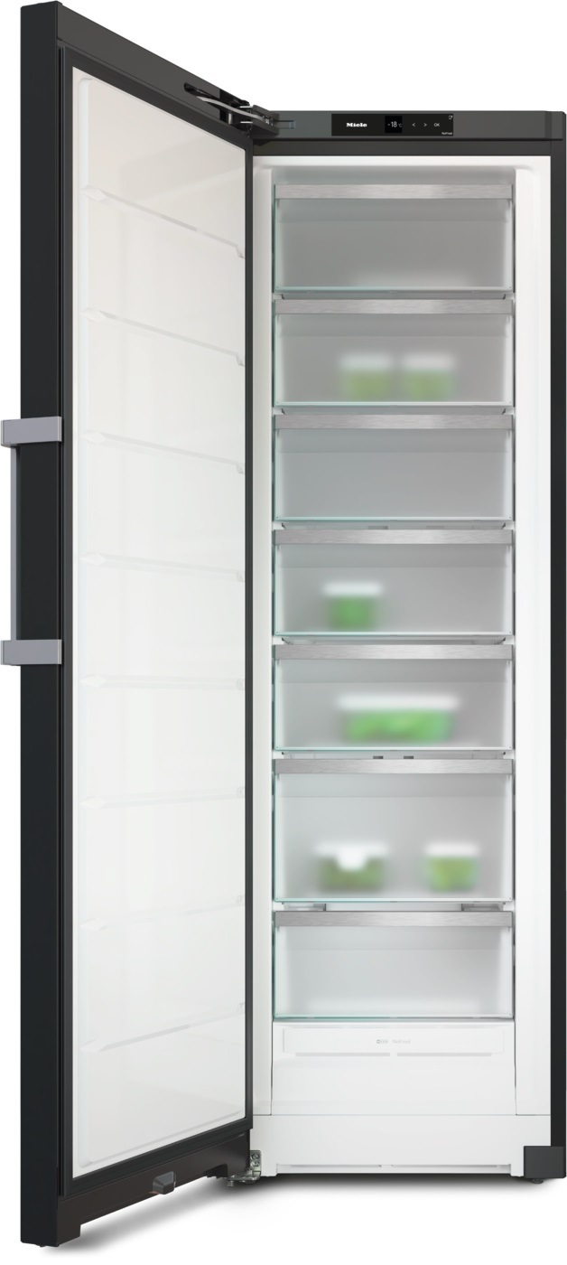 Mraznička Miele FNS 4782 E čierna