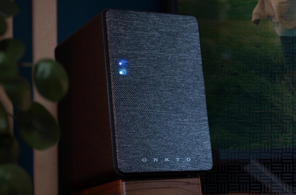 Reproduktory Onkyo Creator Series GX-30ARC (2 ks) čierne Minimalistický dizajn umožňuje ľahké umiestnenie reproduktorov na stôl aj do moderného interiéru