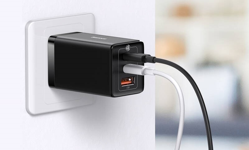 Nabíjačka do siete Baseus GaN5 Pro, 2x USB-C, USB-A, 65W + USB-C kábel 1m čierna Nabíjačka do siete Baseus GaN5 Pro, 2x USB-C, USB-A, 65W + USB-C kábel 1m čierna