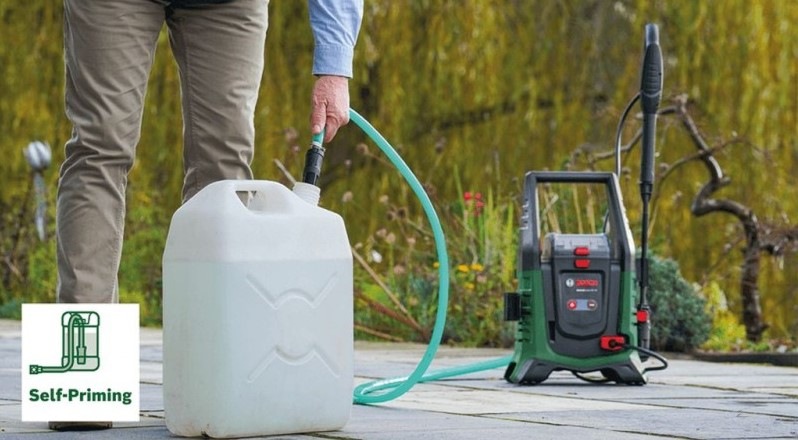 Vysokotlakový čistič Bosch UniversalAquatak 36V-100 (s batériou) Vysokotlakový čistič Bosch UniversalAquatak 36V-100 (s batériou)
