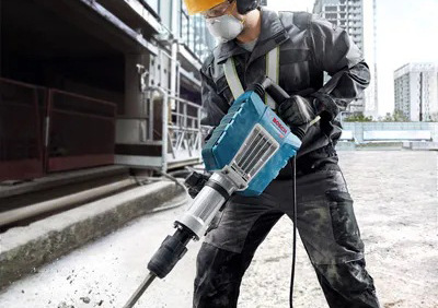Kladivo Bosch Professional GSH 14 C Robustná konštrukcia 14,6 kg, upínanie HEX 22 mm a tlmenie vibrácií zvyšujú komfort a kontrolu pri dlhej práci