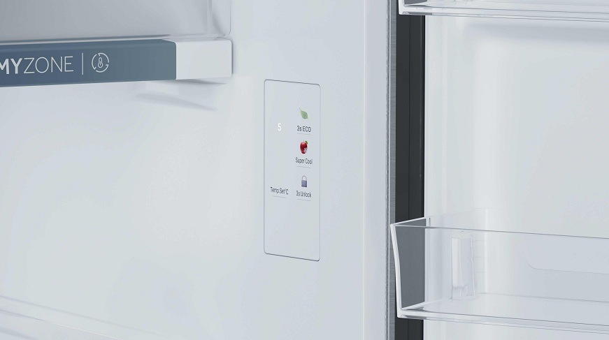 Chladnička Haier HPR5718DNMB čierna detail ovládacieho displeja na vnútornej stene chladničky haier HPR5718DNMB