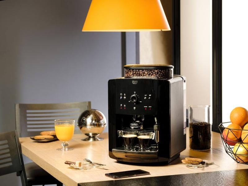 Automatický kávovar Krups Arabica EA811010 čierny