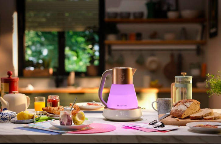 Rýchlovarná kanvica RUSSELL HOBBS Calm 27450-70 biela/zlatá Rýchlovarná kanvica Russell Hobbs 27450-70 Calm