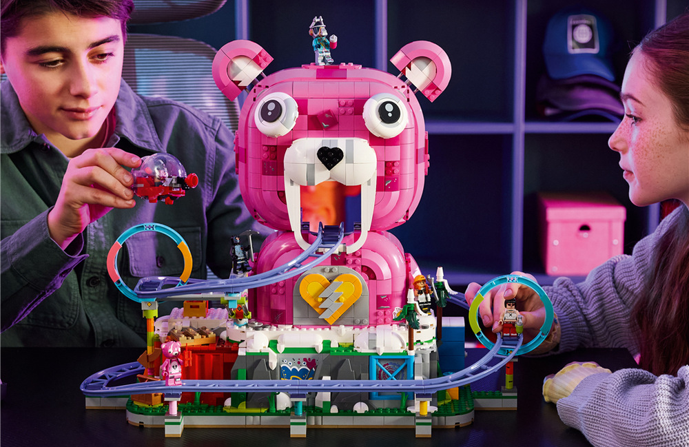 Stavebnica LEGO® Fortnite® 77082 Rave Cave Prepracovaná Rave Cave prenesie atmosféru LEGO Fortnite priamo do vašej zbierky.