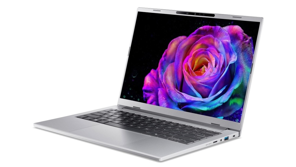 Notebook Acer Aspire 14 AI (A14-61M-R5VQ) strieborný Otvorený a zapnutý notebook Acer Aspire 14 AI (A14-53M-77BU) otočený doľava
