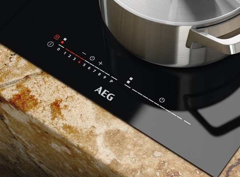 Indukčná varná doska AEG Mastery IKE42640KB čierna Indukčná varná doska AEG Mastery IKE42640KB čierna