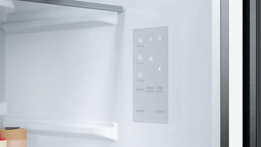 displej na boku chladničky Haier HCR58S18DNMB