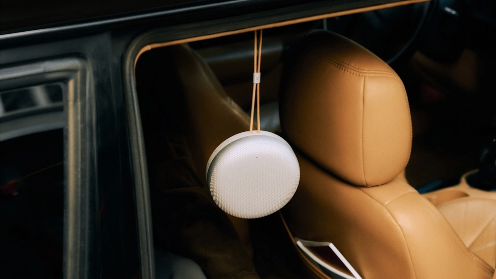 Prenosný reproduktor Bang & Olufsen Beosound A1 (3rd Gen) bronzový Prenosný reproduktor Bang & Olufsen Beosound A1 (3rd Gen) bronzový