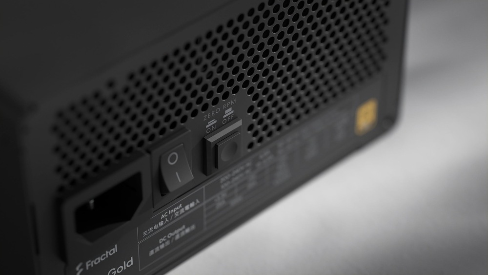 Zdroj FRACTAL DESIGN Ion 3 850W 80Plus Gold čierny 16pinový PCIe Gen 5 12V-2×6 konektor zaisťuje bezpečné napájanie pre grafické karty