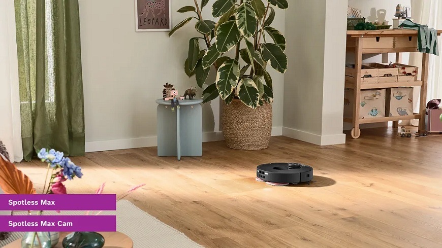 Filter Bosch Spotless BHZRF3 (2 ks) Robotický vysávač Bosch Spotless Max vysávajúci drevenú podlahu v obývacej izbe