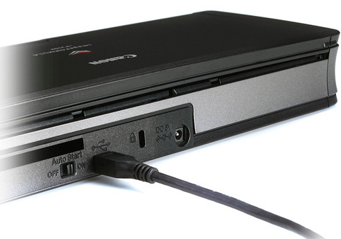 Detail pripojenia USB a prepínača autoštart pri skeneri Canon imageFORMULA P-208II pre rýchle spustenie