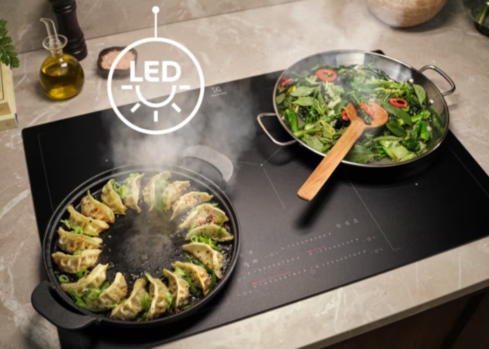 Odsávač pár Electrolux série 500 LFP516K čierny