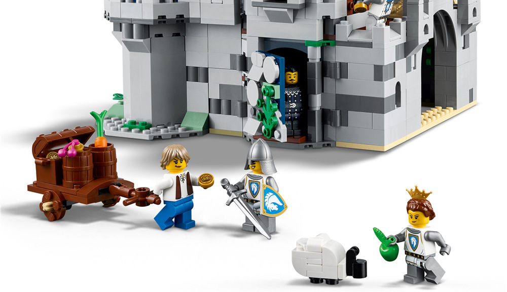 Stavebnica LEGO® Creator 3 v 1 31168 Stredoveký hrad a rytieri na koňoch Stavebnica poteší deti od deviatich rokov, ktoré si užijú rytierske dobrodružstvá, minifigúrky, kone aj prestavovanie.