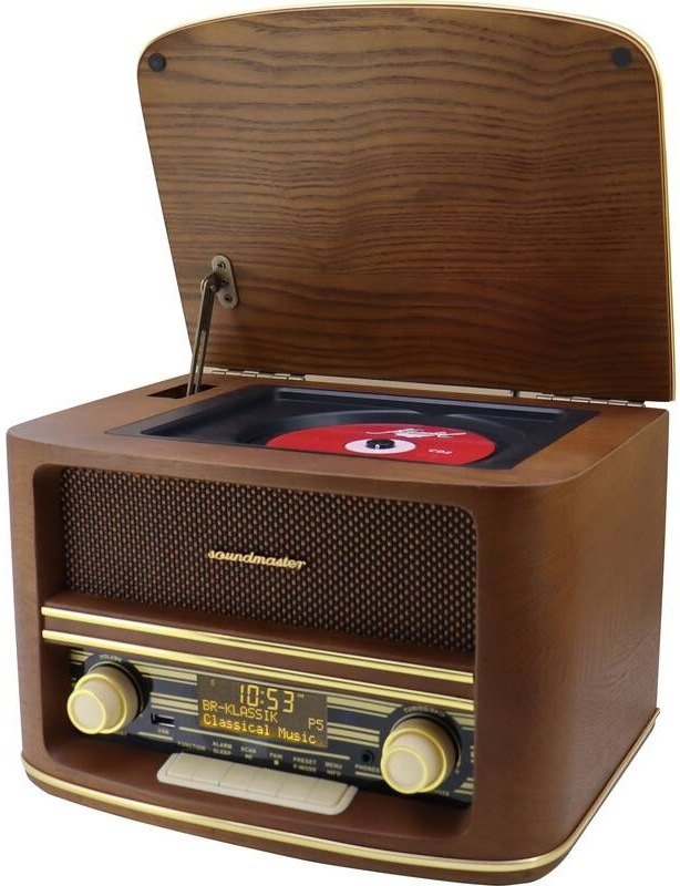 Drevené rádio Soundmaster NR961 z boku s vyklopeným vekom na CD