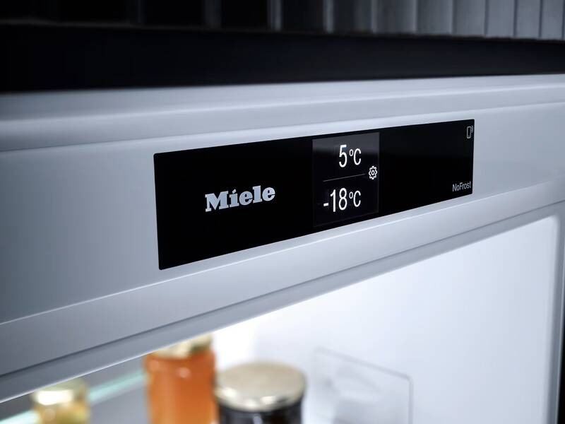 Chladnička s mrazničkou Miele KFN 7795 C biela Chladnička komb. Miele KFN 7795 C NoFrost, vstavaná