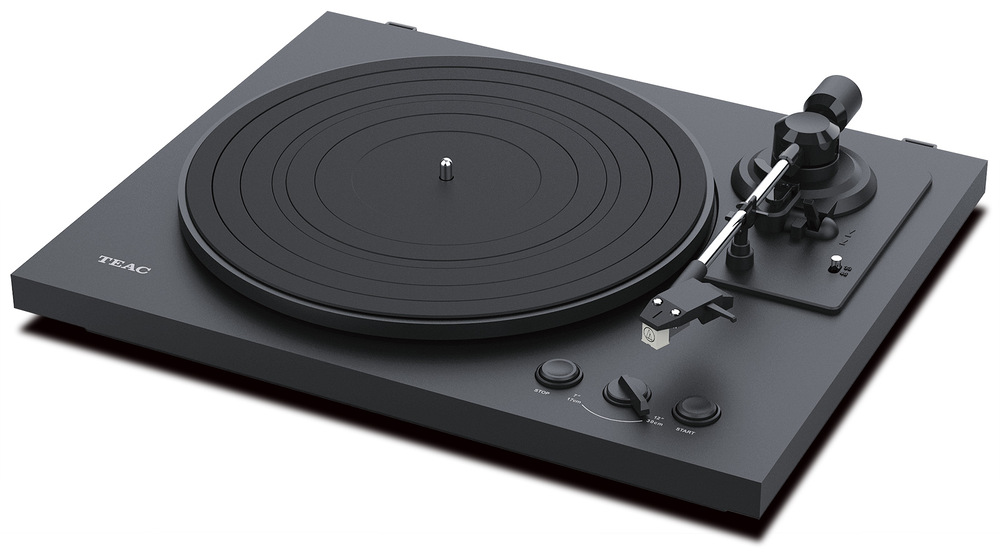Gramofón Teac TN-175 obsahuje integrovaný phono predzosilňovač