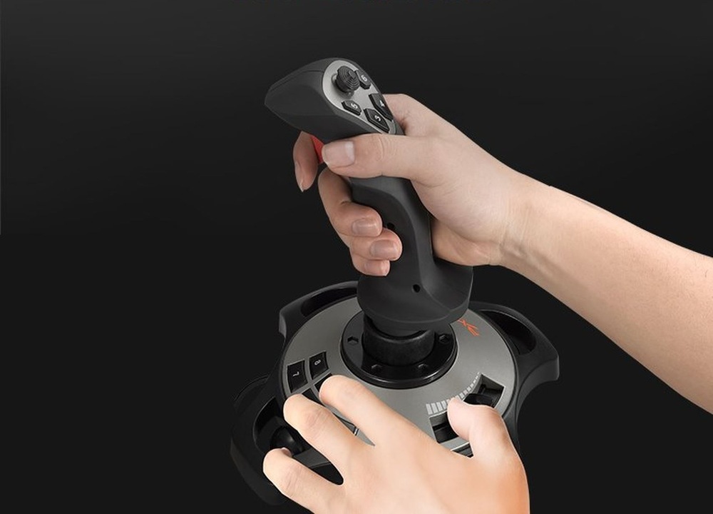 PXN 2113 PRO Flightstick spolieha na štvorosý riadiaci systém