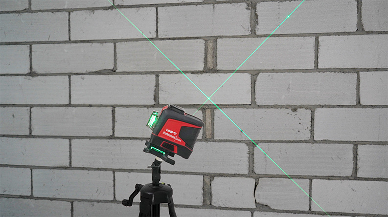 Krížový laser UNI-T LM575LD Krížový laser UNI-T LM575LD umožňuje pracovný dosah až 40 metrov