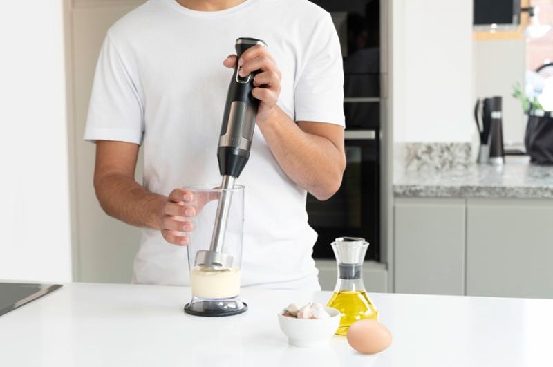 Ponorný mixér Black+Decker BXHBA1500E čierny/nerez Mixér s příslušenstvím