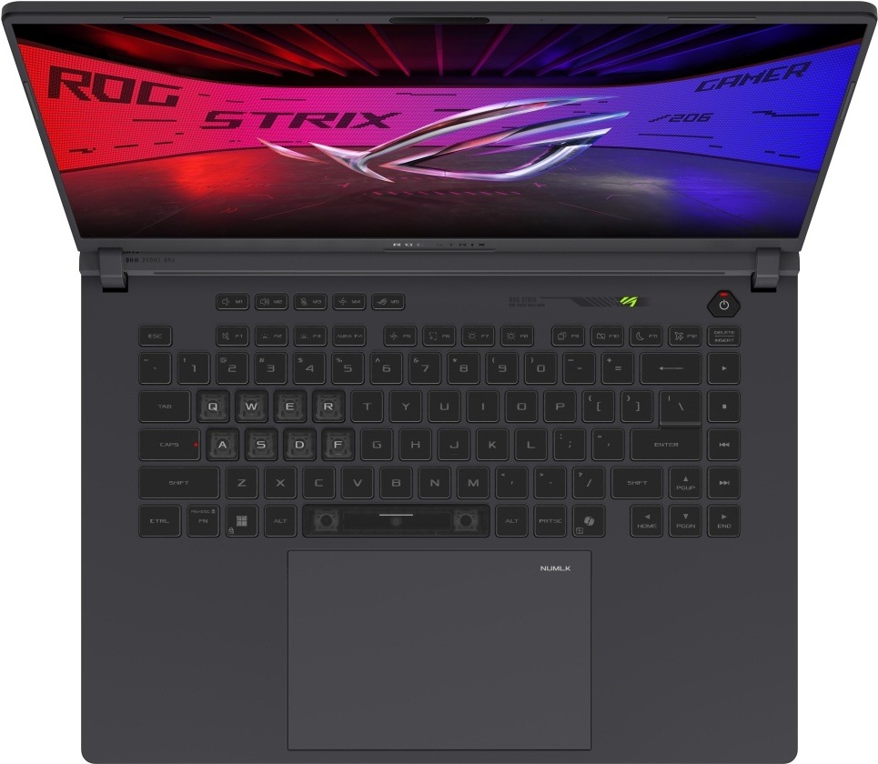 Detail klávesnice, veľkého touchpadu a displeja notebooku ROG Strix G16