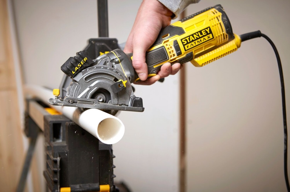 Zanorovacia píla Dewalt FME380K