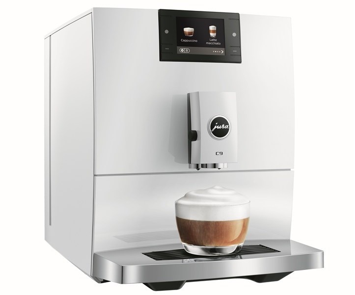 Automatický kávovar Jura C9 Piano White biely Automatický kávovar Jura C9 Piano White pripravuje do pohára kávu s mliečnou penou