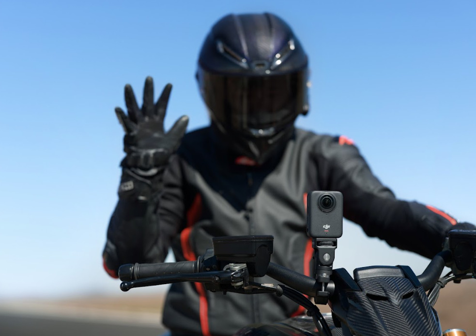 Outdoorová kamera DJI Osmo 360 Adventure Combo sivý