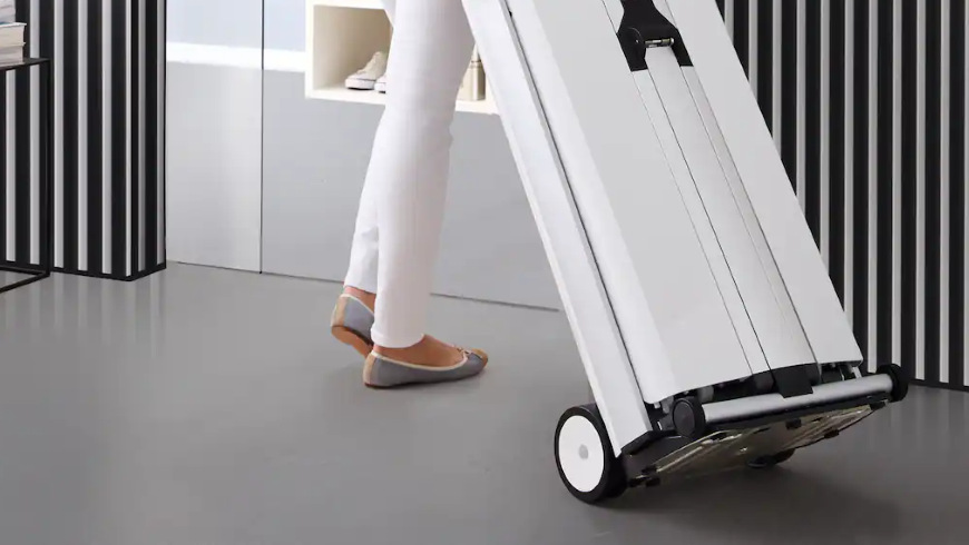 Žehliaci systém Miele B4847 FashionMaster 4.0 Detail koliesok pre ľahkú manipuláciu v zloženom stave