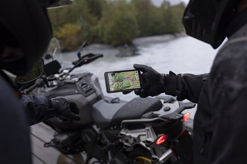 Garmin zümo XT3 vie vyhľadať trasy zaujímavé pre motorkárov